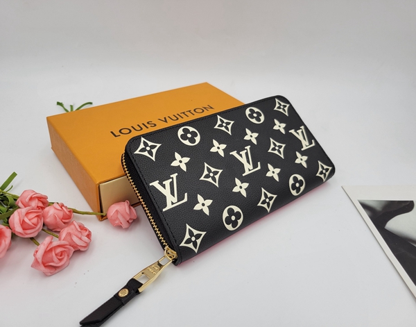 LVコピーウォレット着用イメージ